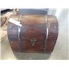 Image 2 : WOOD DOME CHEST