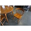 Image 2 : ROUND MAPLE DINING TABLE W/ 2 LEAFS AND 6 CHAIRS
