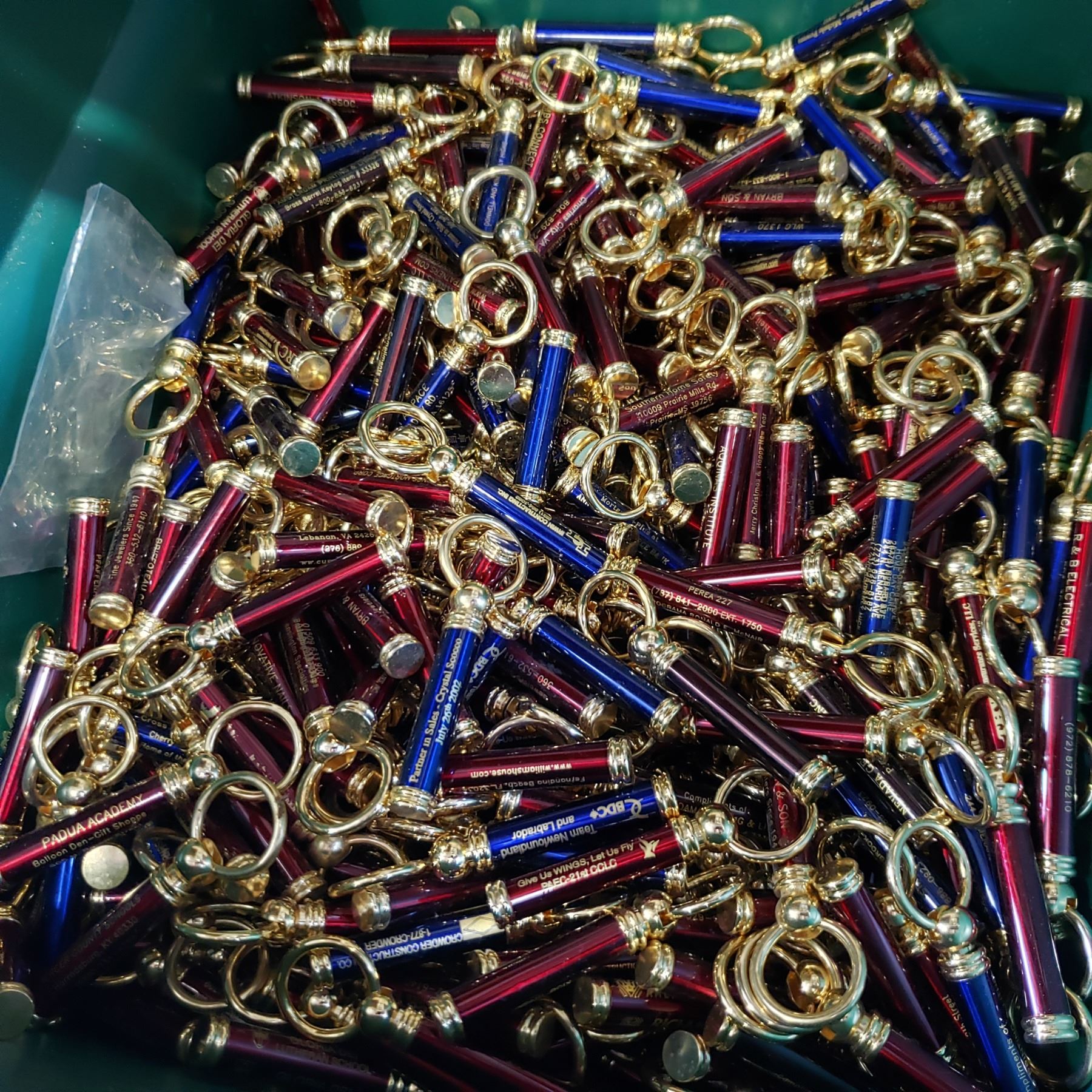 LARGE LOT OF SPRING LOADED KEY CHAINS