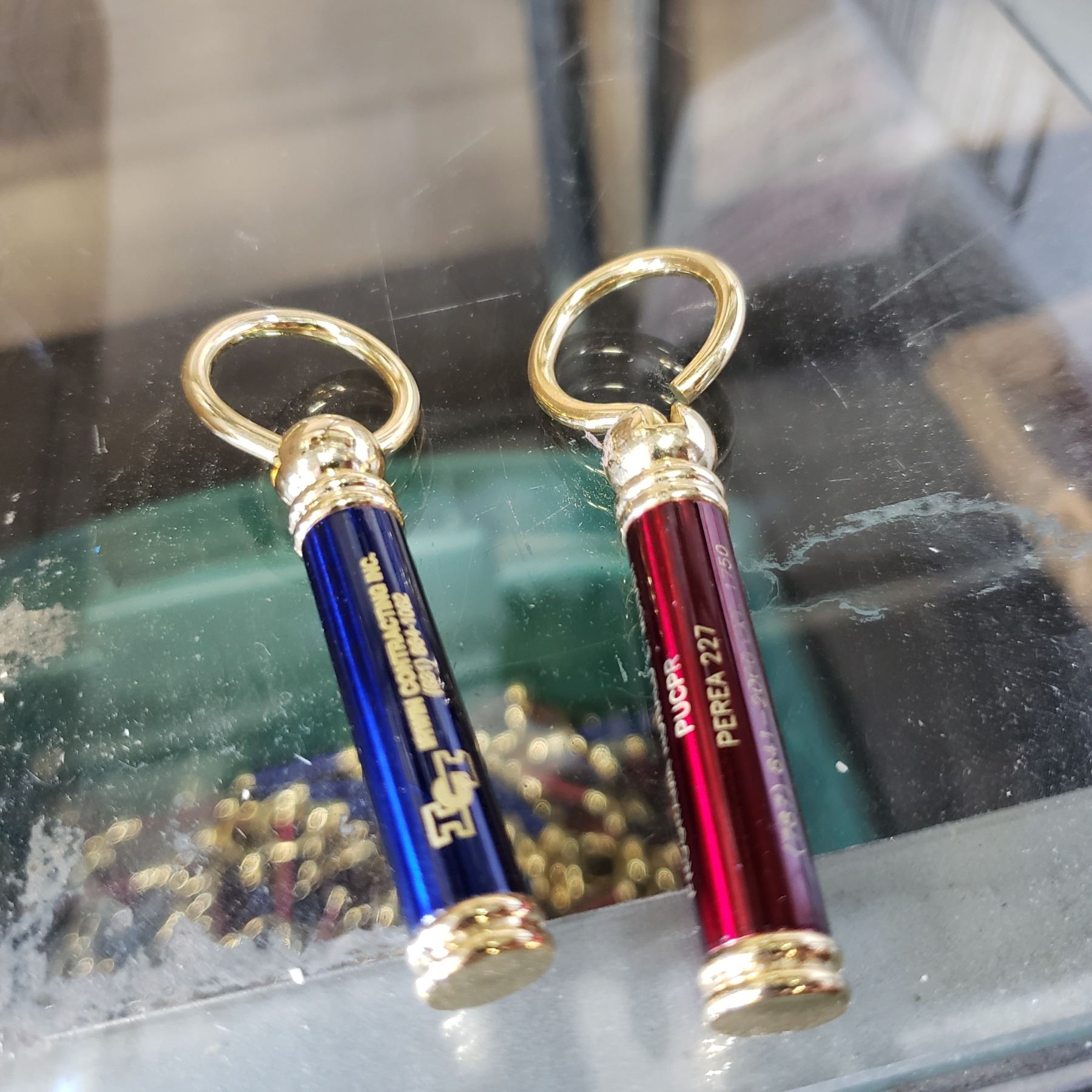 LARGE LOT OF SPRING LOADED KEY CHAINS