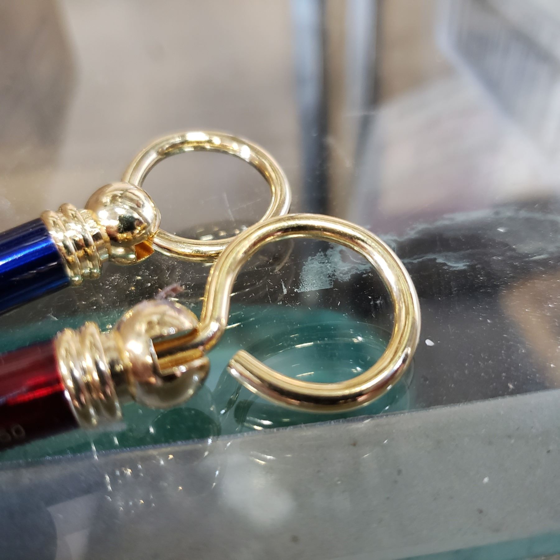 LARGE LOT OF SPRING LOADED KEY CHAINS