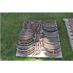 PALLET WITH CULTIVATOR SPIKES