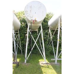 1000 GALLON FUEL TANK & STAND