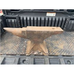 APPROX. 100 LB ANVIL