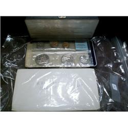 Lot of two Proof sets; Australia 1966, 