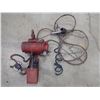 Image 1 : Dayton 1/2 Ton Pneumatic Chain Hoist, M/N: 4ZW57