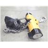 Image 2 : Atlas Copco 1/4 Ton Air Hoist, M/N: LLA 250L EX