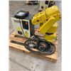 Image 1 : 2005 Fanuc LR Mate 200iB 5P Robot