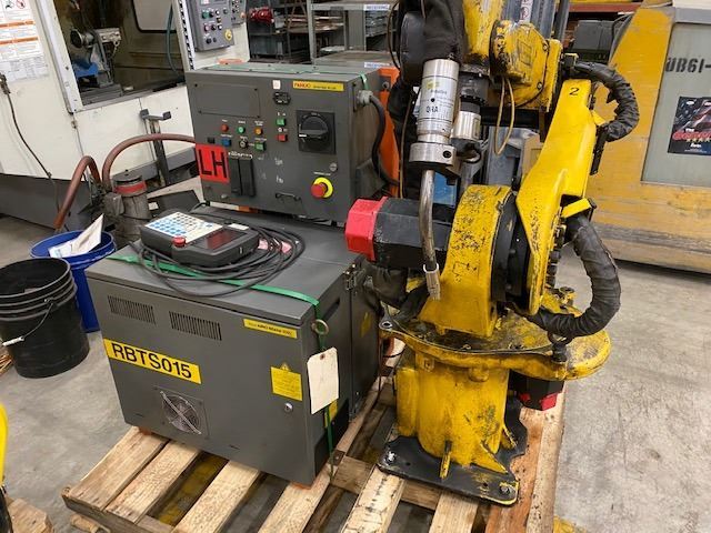 1997 FANUC ROBOT ARM ARC MATE 100i RJ2 Controller