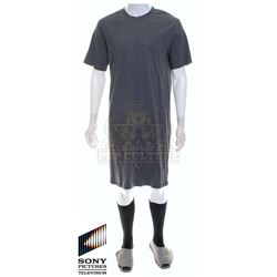 Future Man (TV) – Josh Futturman’s (Josh Hutcherson) Extra Long Smock/T-Shirt Outfit – FM119