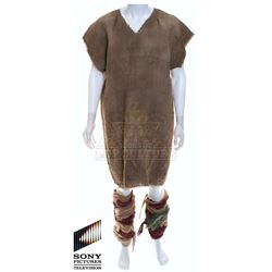 Future Man (TV) – Josh Futturman’s (Josh Hutcherson) “NAG” Outfit – FM114