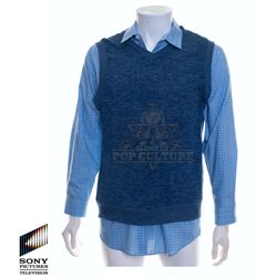 Future Man (TV) – Dr. Stu Camillo’s (Haley Joel Osment) Sweater & Shirt – FM328