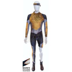 Future Man (TV) – Josh Futturman’s (Josh Hutcherson) “Alternate Timeline” Outfit – FM110