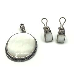 .925 PENDANT+ EARRINGS W MILKY WHITE STONE