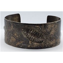 VINTAGE THICK CUFF WITH WHEAT ENGRAVED