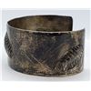 Image 2 : VINTAGE THICK CUFF WITH WHEAT ENGRAVED