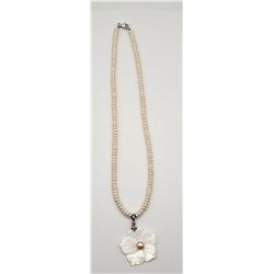 VINTAGE PEARL NECKLACE WITH SHELL FLOWER