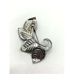 VINTAGE CREST LEAF BROOCH STERLING