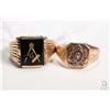Image 1 : Two gent's 10kt yellow gold rings including signet ring, note crack in black onyx top and a Royal Ca