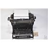 Image 1 : Vintage Underwood typewriter