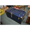 Image 2 : Blue metal steamer trunk with original lift out tray