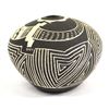 Image 2 : 1997 Acoma ''Good Luck'' Sgraffito Pottery Seed Jar