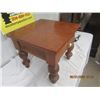 Image 2 : 2 Items - Small Night Table & Table Lamp