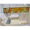 Image 2 : Singer Genie Poratable Elec Sewing Machine Modern