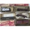 Image 2 : Round House Product - Train Model Kit- Vintage