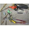 Image 2 : 3 Tarps, 3 Hedge Trimmers, 1 Elec Hedger, Pruner, Buck Saw, & Flower Bed Tools