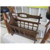 Image 2 : 2 Captain Chairs, 1 Magazine Rack