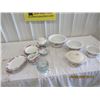 Image 1 : Mixing Bowls, China Place Sdetting, & Pyrex