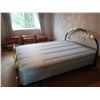 Image 2 : Queen bed