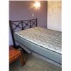 Image 7 : Adjustable new Queen bed