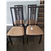 Image 1 : 4 dining chairs