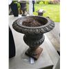 Image 2 : Large planters A