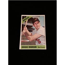 1966 Topps Brooks Robinson  No Creases