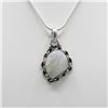 Image 2 : Pretty 14.5 Ct Luminescent Moonstone Pendant