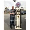Image 1 : Mr. Hot Wheels 210cm Red Crown Gasoline Pump