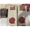 Image 2 : APPROX 14 PLACEMATS AUTUMN BLISS PLACEMATS, 8 AUTUMN BLISS NAPKINS & 8 BEADED NAPKIN RINGS
