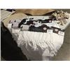 Image 3 : GROUP LOT OF ROUND PLACEMATS, RUNNERS, ASSTD PLACEMATS & ASSTD NAPKIN RING HOLDERS