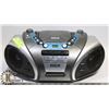 Image 1 : PORTABLE RADIO/CD PLAYER