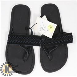 VOLCOM SANDALS SIZE 6