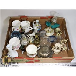 FLAT OF ASSORTED COLLECTIBLES INCLUDING
