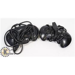 SEGA GENESIS LOT - 2 CONTROLLERS (UNTESTED)