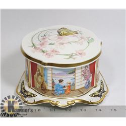 VINTAGE 1983 "THE MADAME BUTTERFLY