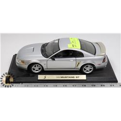 1:18 DIE CAST MUSTANG GT 1999