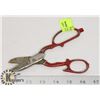 Image 1 : ANTIQUE SCISSORS WITH UNIQUE SHAPE DESIGN RED