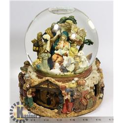 MUSICAL NATIVITY SCENE SNOW GLOBE