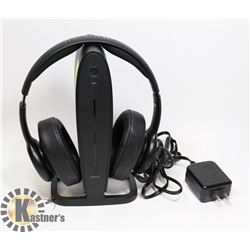 INSIGNIA WIRELESS TV HEADSET 33 FEET RANGE